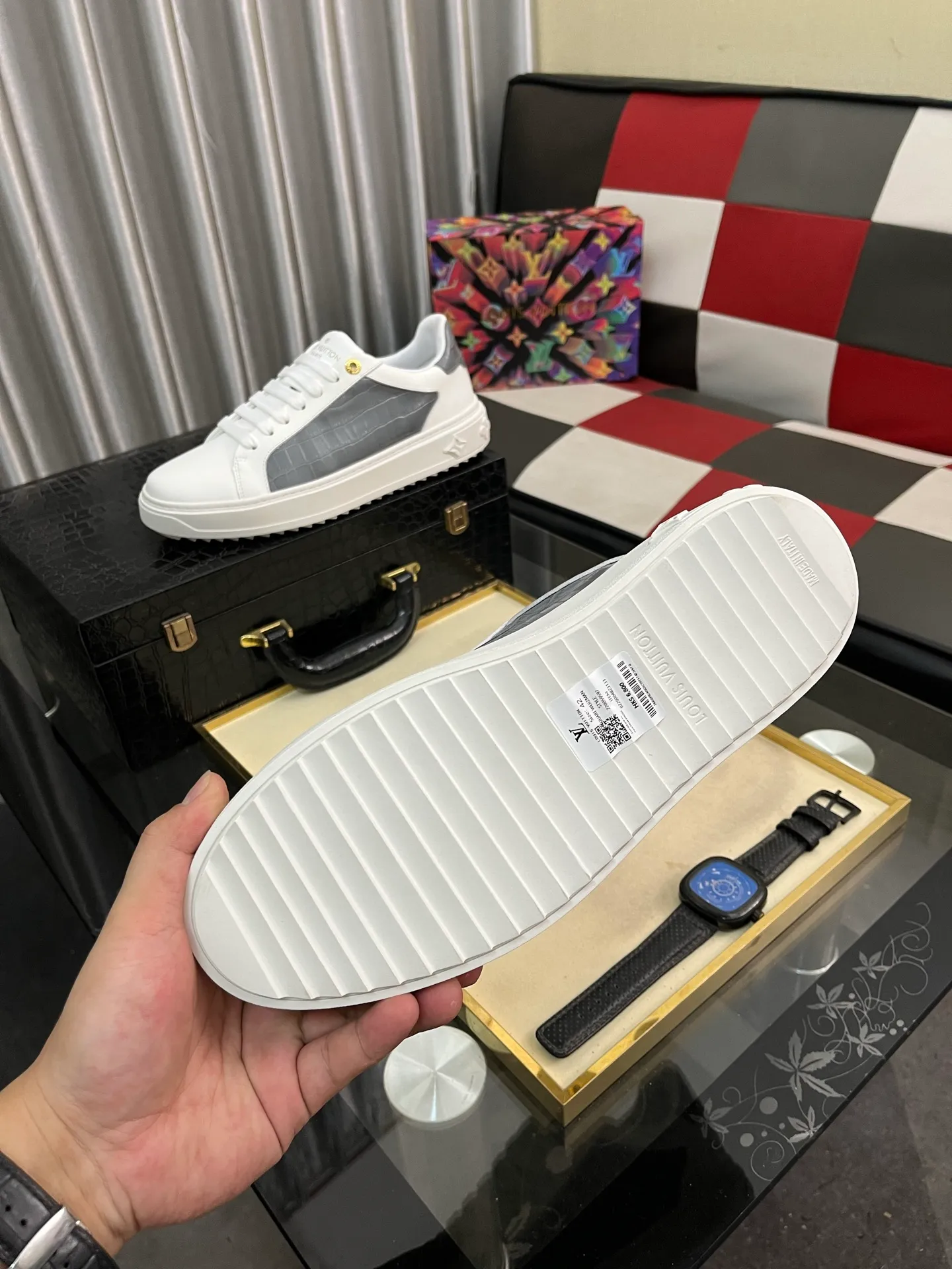 Men's shoes 💰520⌚️⌚️LV Louis Vuitton. The latest fashionable casual shoes are popular in physical stores. New spring and summer comfortable imported custom original cowhide, unique jacquard fabric element design. With sheepskin lining, Lv original bottom, [sun][sun] high-end packaging and high quality💪Details determine the quality, you can enter and leave the counter at will, welcome to compare🇮🇹Number of sizes 38-445️⃣Color options available